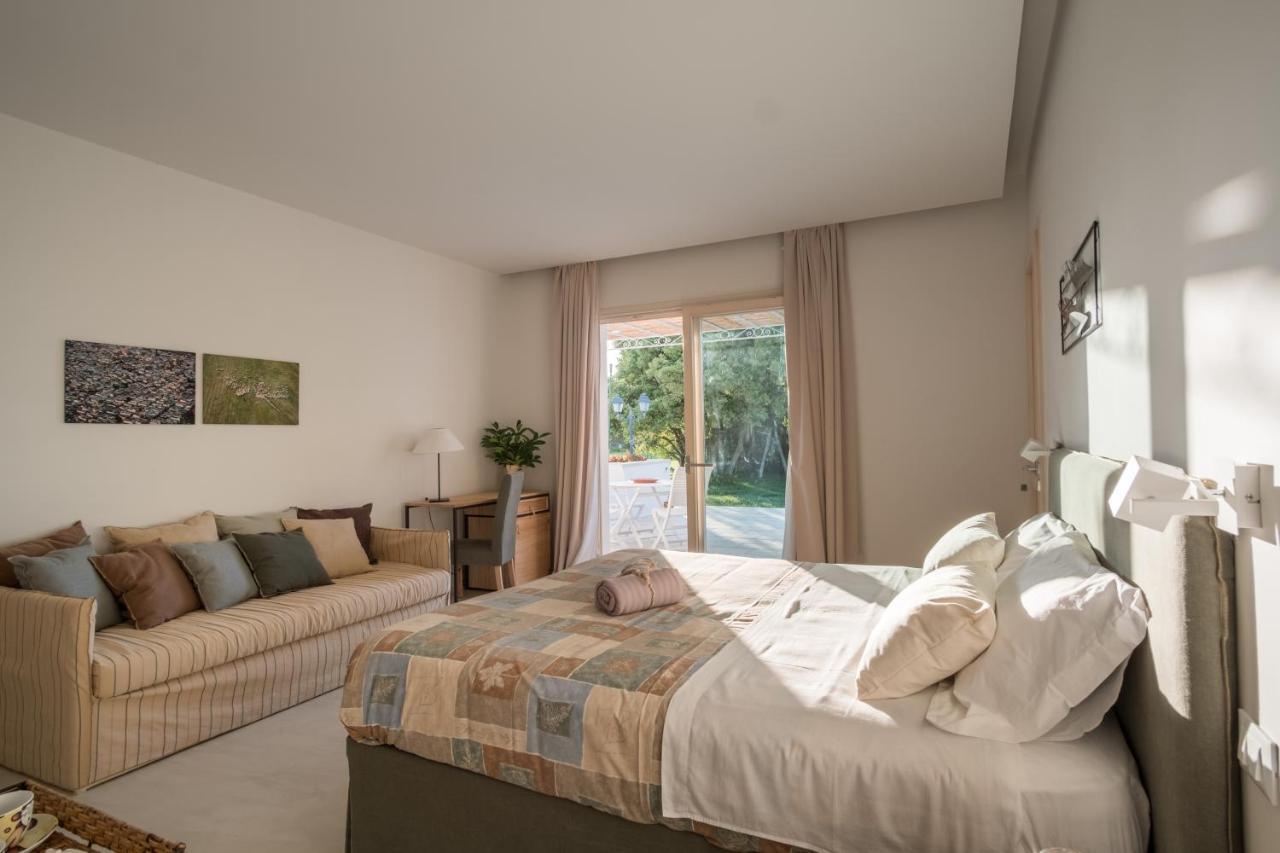 Tenuta Donnanna Agriturismo&Glamping กาลาโตเน ภายนอก รูปภาพ