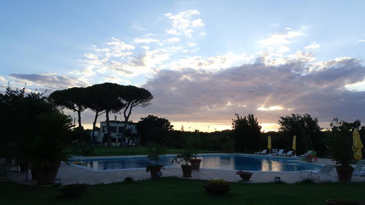 Tenuta Donnanna Agriturismo&Glamping กาลาโตเน ภายนอก รูปภาพ