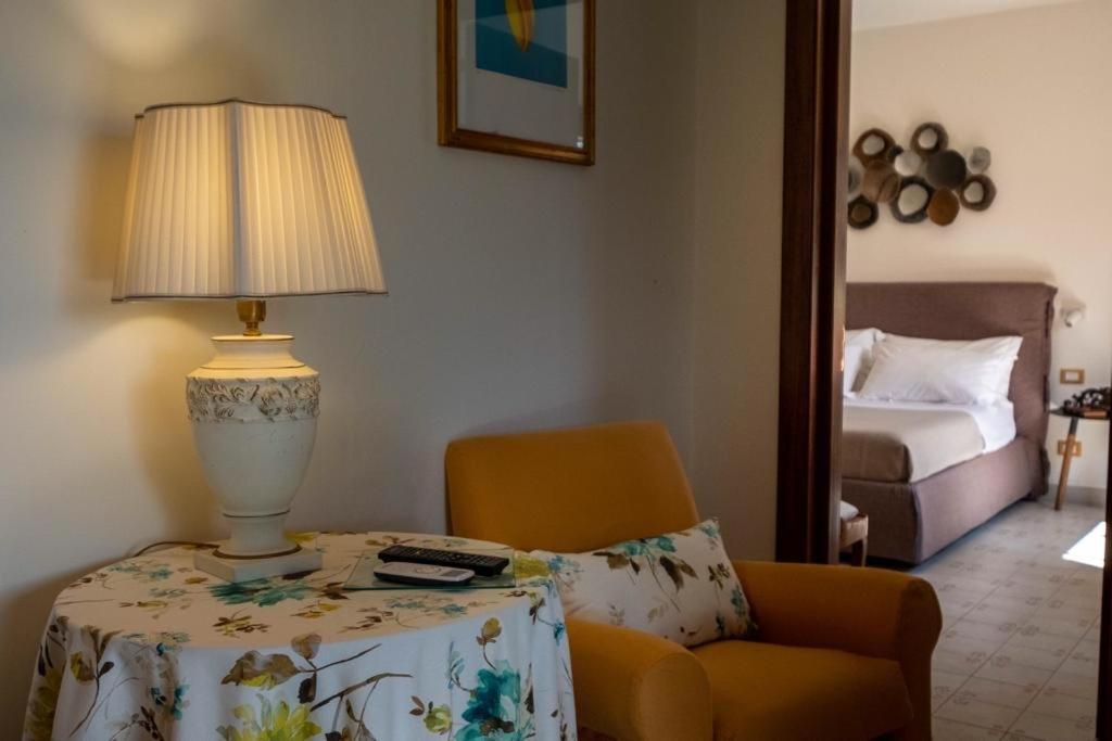 Tenuta Donnanna Agriturismo&Glamping กาลาโตเน ภายนอก รูปภาพ