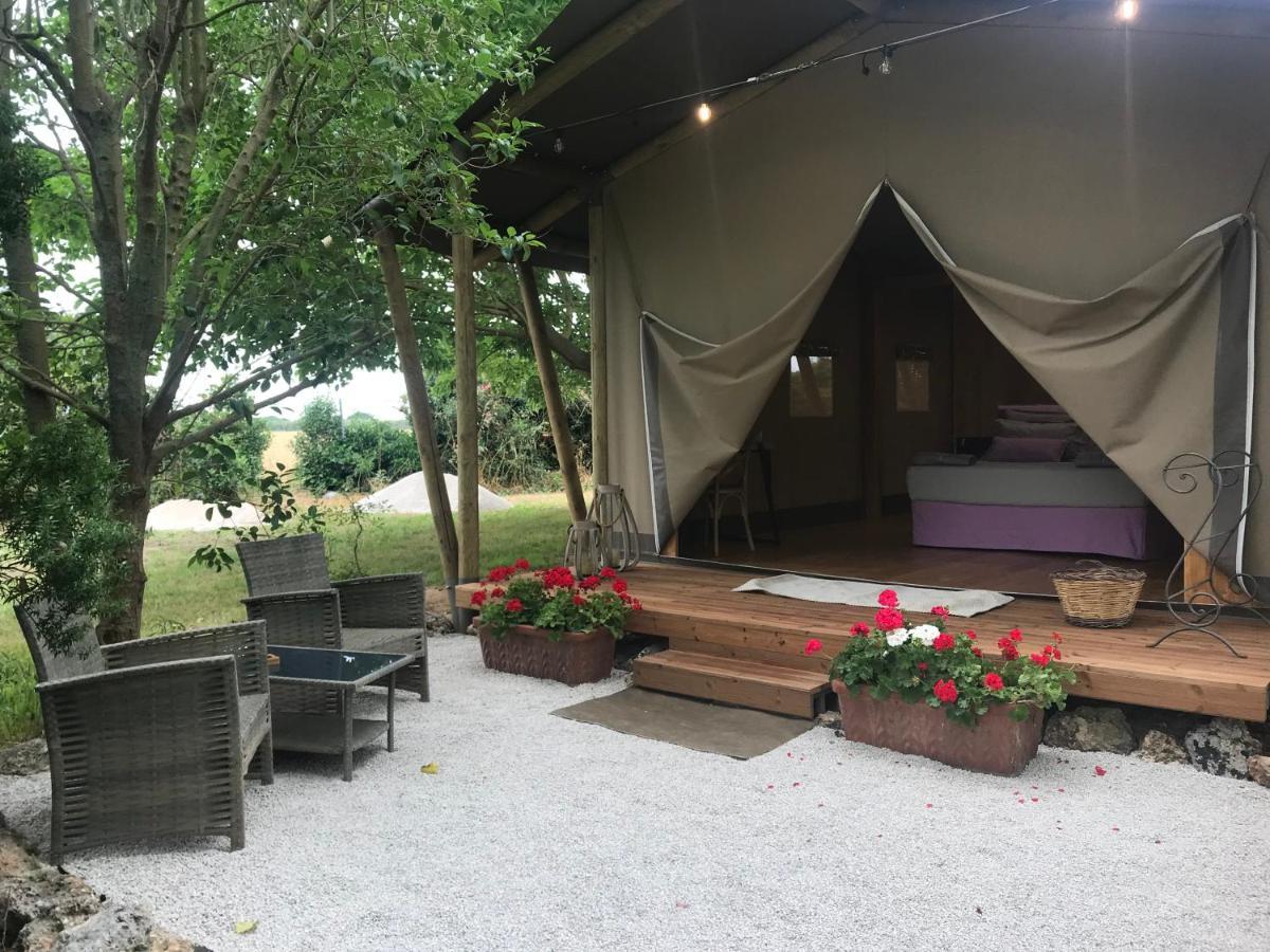 Tenuta Donnanna Agriturismo&Glamping กาลาโตเน ภายนอก รูปภาพ